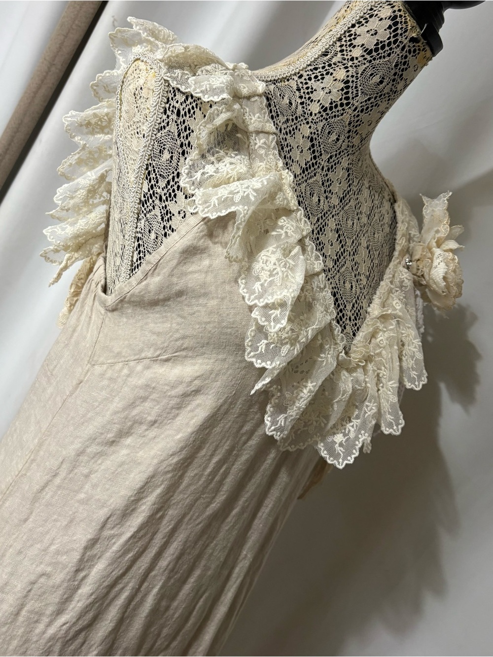 Vtg  Lace Italian Linen V-Neck Upcycled Dress Handmade Sz Med Slight Low Hem - Picture 9 of 14